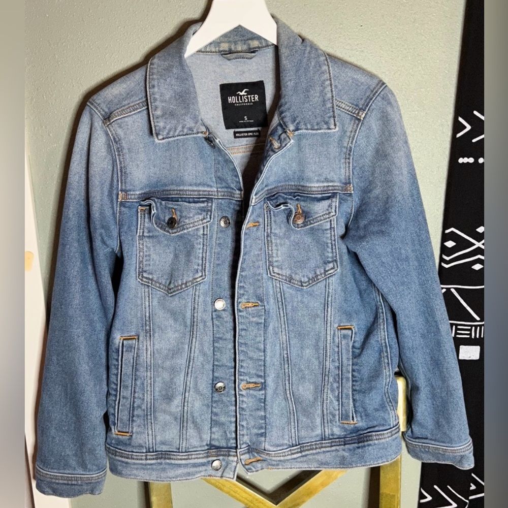 Men’s Hollister Jean Jacket Distressed Denim Size Small